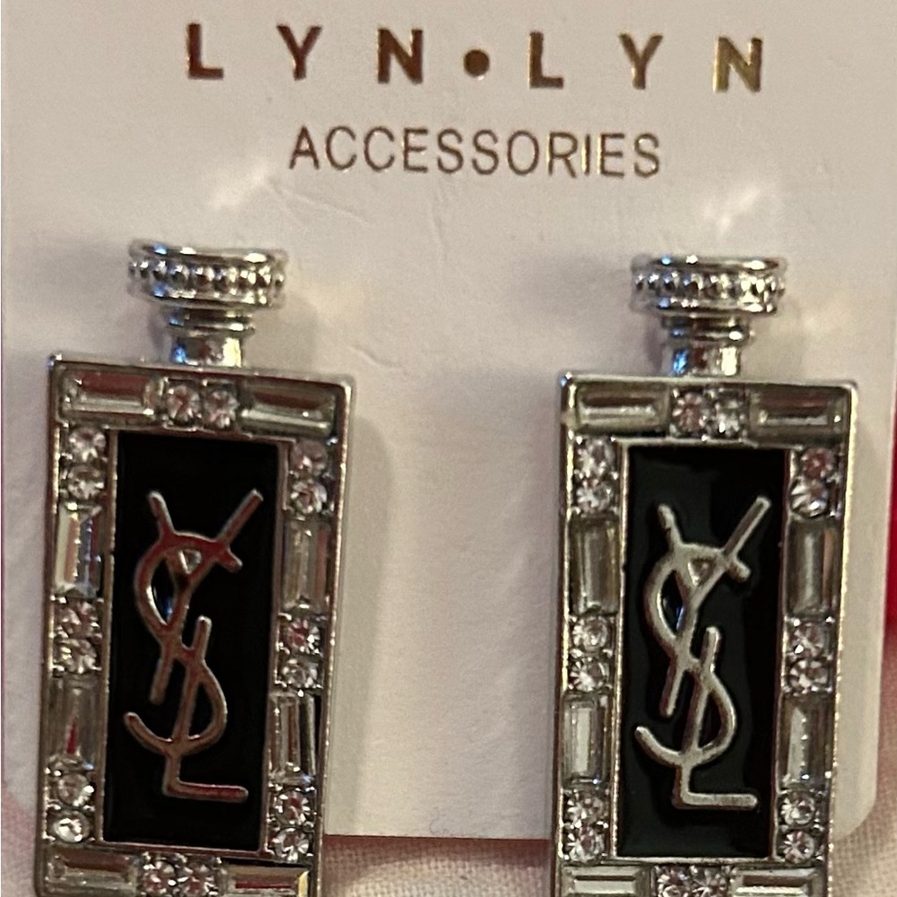 Lyn Lyn Accessories Black and Silver Earrings